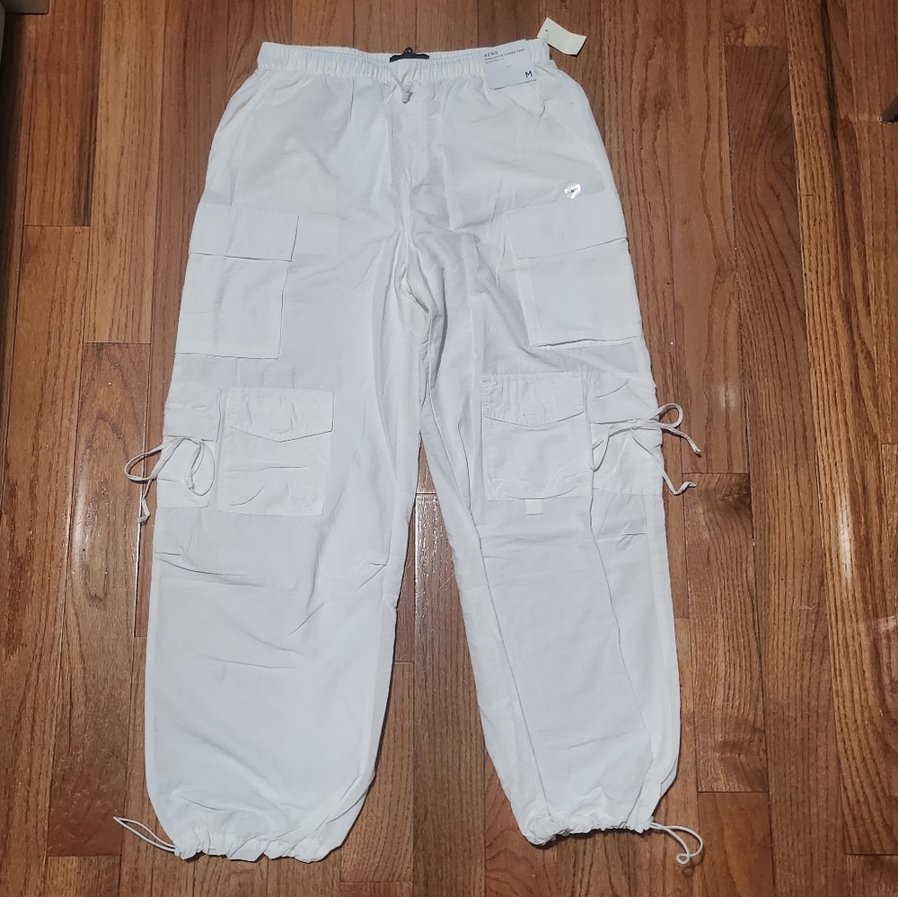 White Parachute cargos